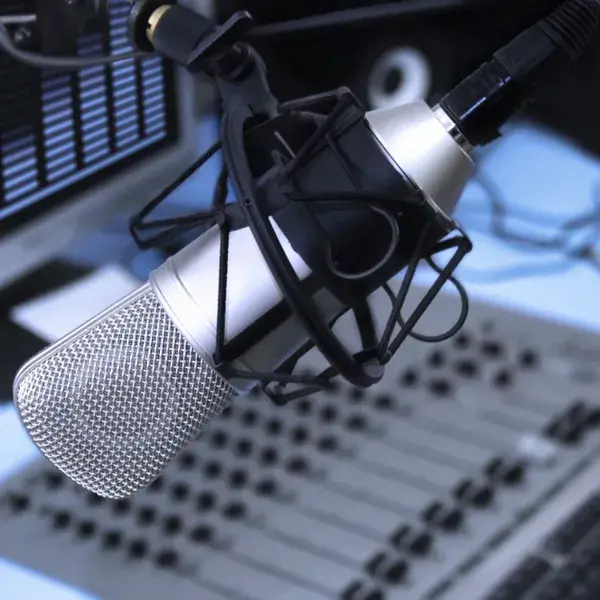 RADIO FANTASIA 90.5 FM